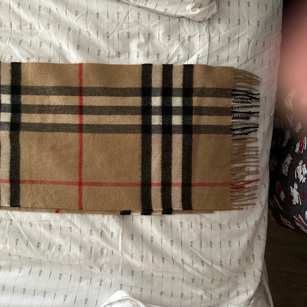 New authentic Burberry scarf